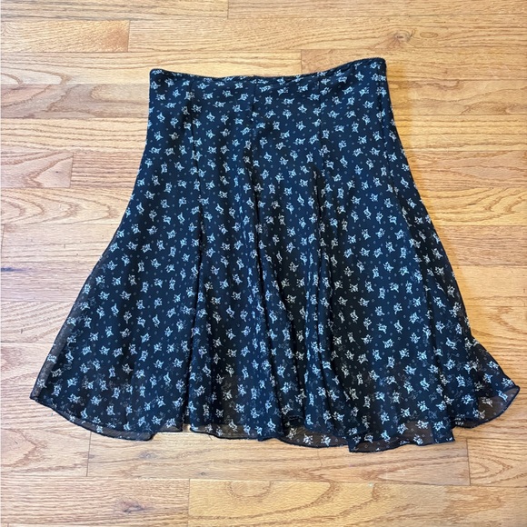 Floral Black and White Women's Skirt - Picture 5 of 5